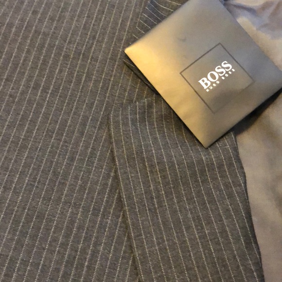 Hugo Boss NEW pin stripe suit jacket blazer 44R - Picture 5 of 8